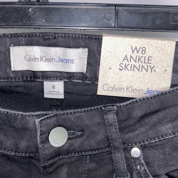 Calvin Klein Jeans Ankle Skinny Leg Mid Rise Cropped Solid Dark Wash Denim Pants - Picture 5 of 7
